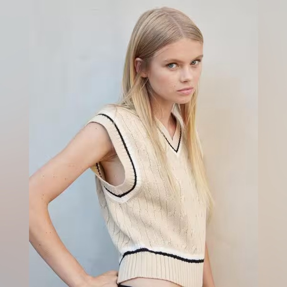NWT Cable Knit Sweater Vest